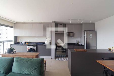 Cozinha e área de serviço de apartamento à venda com 2 quartos, 82m² em Vila Dom Pedro I, São Paulo