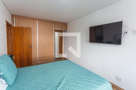 Suíte  de casa à venda com 5 quartos, 290m² em Horto, Belo Horizonte