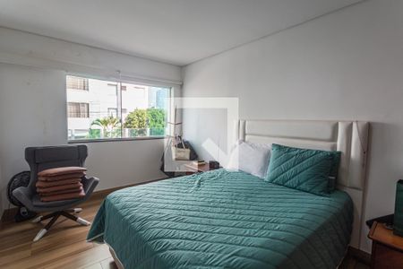 Suíte  de casa à venda com 5 quartos, 290m² em Horto, Belo Horizonte