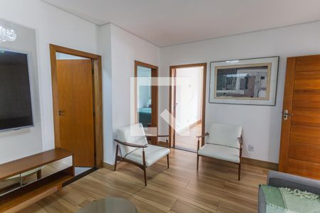 Sala de casa à venda com 5 quartos, 290m² em Horto, Belo Horizonte
