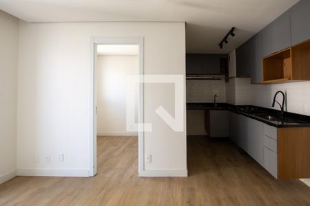 SALA - VISÃO QUARTO-COZINHA de apartamento à venda com 2 quartos, 37m² em Vila Butantã, São Paulo