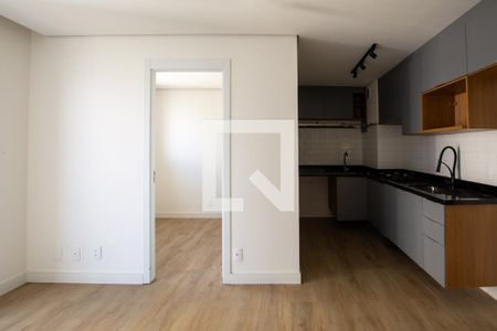 SALA - VISÃO QUARTO-COZINHA de apartamento à venda com 2 quartos, 37m² em Vila Butantã, São Paulo
