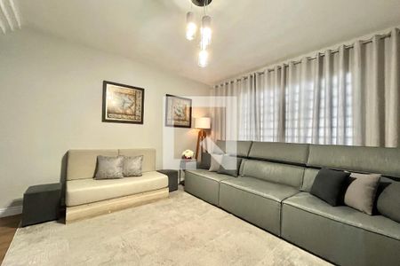 Sala de casa à venda com 3 quartos, 156m² em Vila Campestre, São Paulo