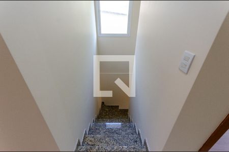 Escada de casa para alugar com 3 quartos, 148m² em Vila Pereira Cerca, São Paulo