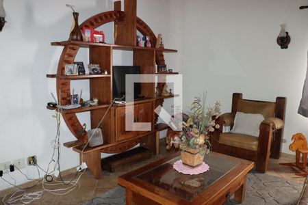 Casa para alugar com 3 quartos, 400m² em Santana, Cotia