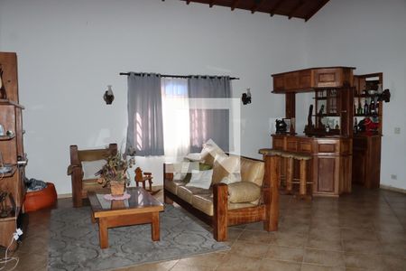Casa para alugar com 3 quartos, 400m² em Santana, Cotia