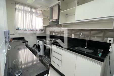 Cozinha de apartamento para alugar com 2 quartos, 70m² em Jardim Gramacho, Duque de Caxias