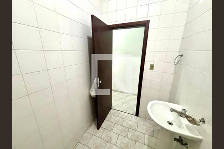 Banheiro 1 de casa para alugar com 3 quartos, 240m² em Parque Boturussu, São Paulo