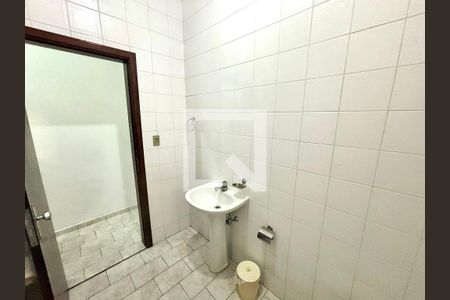 Banheiro 1 de casa para alugar com 3 quartos, 240m² em Parque Boturussu, São Paulo