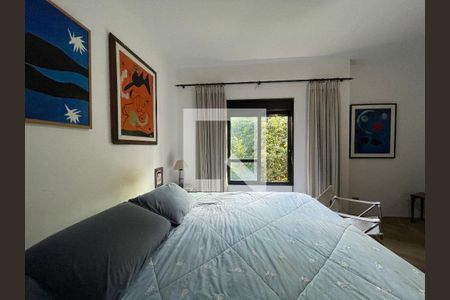 Quarto 1 de casa de condomínio para alugar com 4 quartos, 200m² em Chácara das Paineiras, Cotia