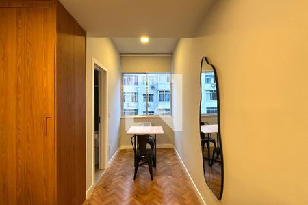 Apartamento para alugar com 1 quarto, 40m² em Leme, Rio de Janeiro