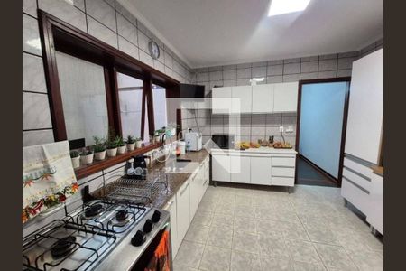 Casa à venda com 3 quartos, 179m² em Jardim das Vertentes, São Paulo