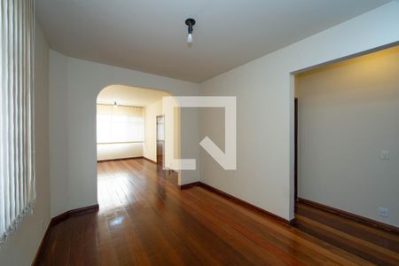 SALA de apartamento para alugar com 4 quartos, 145m² em Santo Antônio, Belo Horizonte