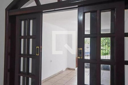 Foto 18 de casa à venda com 2 quartos, 86m² em Jardim Henriqueta, Taboão da Serra