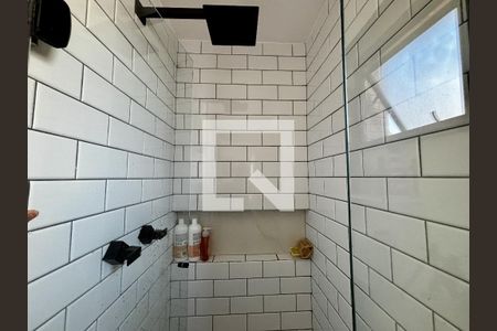 Banheiro  de apartamento para alugar com 1 quarto, 33m² em Pinheiros, São Paulo