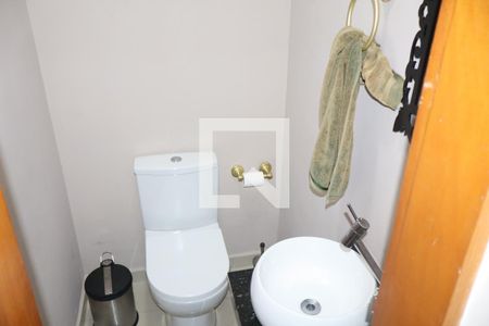 Lavabo de casa para alugar com 2 quartos, 185m² em Jardim Santa Adelia, São Paulo