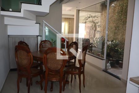 Sala de Jantar de casa para alugar com 2 quartos, 185m² em Jardim Santa Adelia, São Paulo