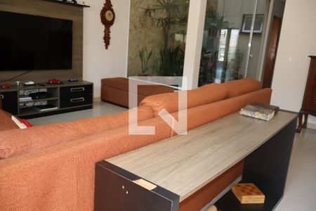 Sala de casa para alugar com 2 quartos, 185m² em Jardim Santa Adelia, São Paulo