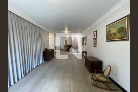 Sala de casa à venda com 5 quartos, 208m² em Vila Pirajussara, São Paulo