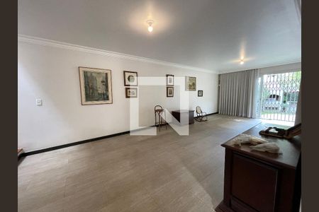 Sala de casa à venda com 5 quartos, 208m² em Vila Pirajussara, São Paulo