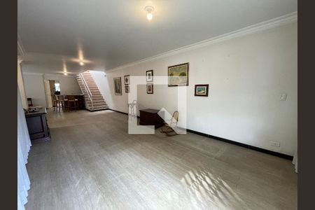 Sala de casa à venda com 5 quartos, 208m² em Vila Pirajussara, São Paulo