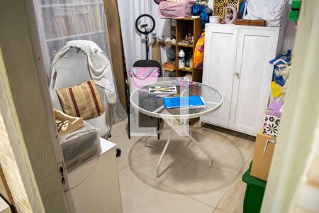 Quarto de serviço de casa à venda com 6 quartos, 212m² em Penha de França, São Paulo