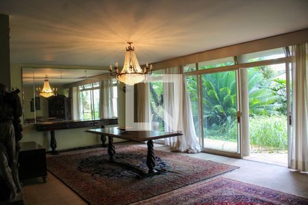 Casa para alugar com 5 quartos, 600m² em Pacaembu, São Paulo