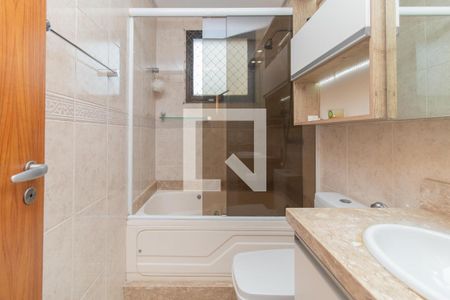 Banheiro de apartamento para alugar com 2 quartos, 115m² em Santo Antônio, Porto Alegre