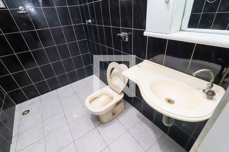 Banheiro de casa para alugar com 1 quarto, 59m² em Jardim Matarazzo, São Paulo