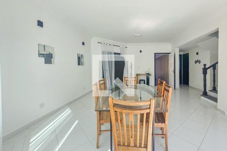 Apartamento para alugar com 5 quartos, 330m² em Balneario Praia do Pernambuco, Guarujá