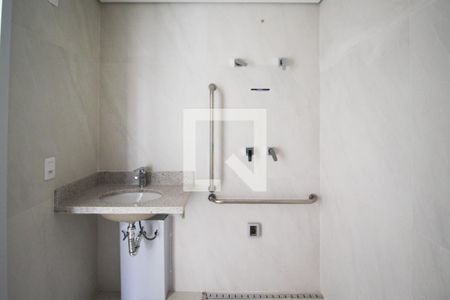 Banheiro de kitnet/studio à venda com 1 quarto, 30m² em Indianópolis, São Paulo