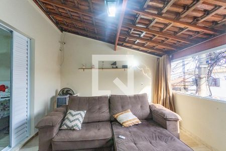 Sala  de casa à venda com 3 quartos, 120m² em Taboão, Diadema
