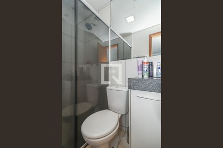 Banheiro da Suíte de apartamento à venda com 2 quartos, 52m² em Morro Santana, Porto Alegre