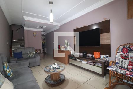 Sala de casa para alugar com 2 quartos, 116m² em Cidade São Jorge, Santo André