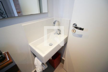 Lavabo de apartamento à venda com 2 quartos, 84m² em Itaim Bibi, São Paulo