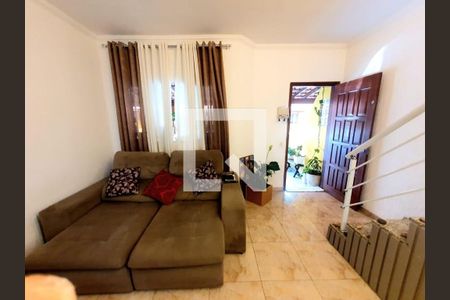 Sala de casa à venda com 2 quartos, 61m² em Vila Carmosina, São Paulo