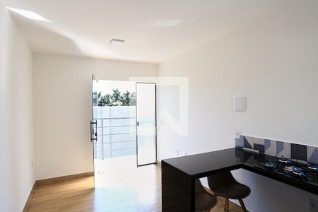 Sala/Cozinha de kitnet/studio para alugar com 1 quarto, 35m² em Santa Cruz, Belo Horizonte