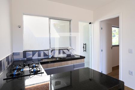 Sala/Cozinha de kitnet/studio para alugar com 1 quarto, 35m² em Santa Cruz, Belo Horizonte