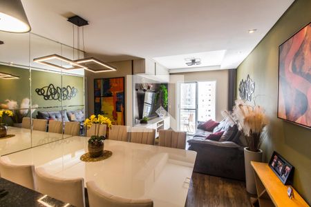 Sala  de apartamento à venda com 3 quartos, 80m² em Jardim Tupanci, Barueri