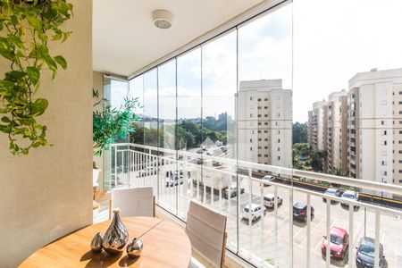 Varanda de apartamento à venda com 3 quartos, 80m² em Jardim Tupanci, Barueri