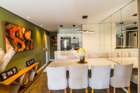 Sala  de apartamento à venda com 3 quartos, 80m² em Jardim Tupanci, Barueri