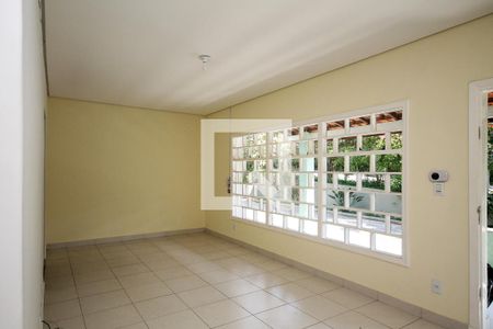 Sala 1 de casa para alugar com 5 quartos, 202m² em Vila Santo Antonio de Carapicuiba, Cotia