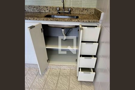 Cozinha de apartamento para alugar com 2 quartos, 58m² em Barra da Tijuca, Rio de Janeiro