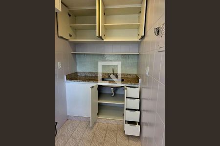 Cozinha de apartamento para alugar com 2 quartos, 58m² em Barra da Tijuca, Rio de Janeiro