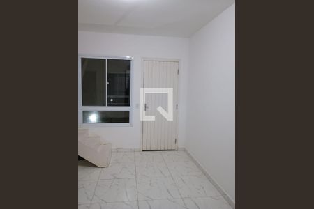 Sala de casa de condomínio para alugar com 2 quartos, 49m² em Aguassai, Cotia