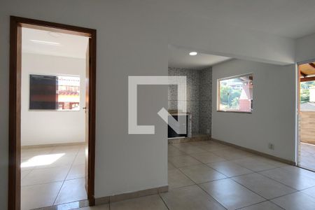 Sala de casa de condomínio para alugar com 2 quartos, 75m² em Pechincha, Rio de Janeiro