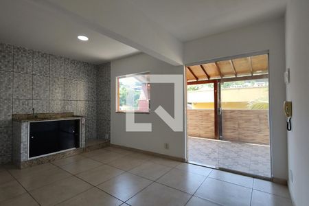 Cozinha  de casa de condomínio para alugar com 2 quartos, 75m² em Pechincha, Rio de Janeiro