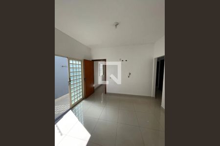 Casa para alugar com 3 quartos, 200m² em Santa Mônica, Uberlândia