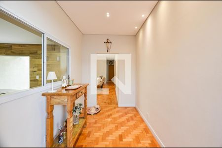 Casa para alugar com 7 quartos, 400m² em Pompéia, Belo Horizonte