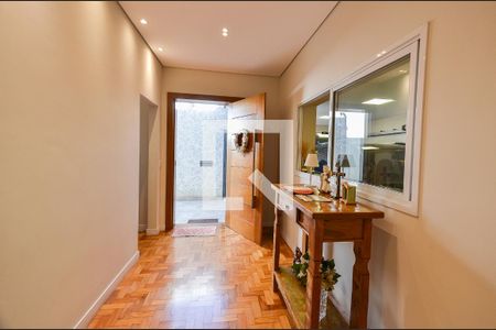 Casa para alugar com 7 quartos, 400m² em Pompéia, Belo Horizonte